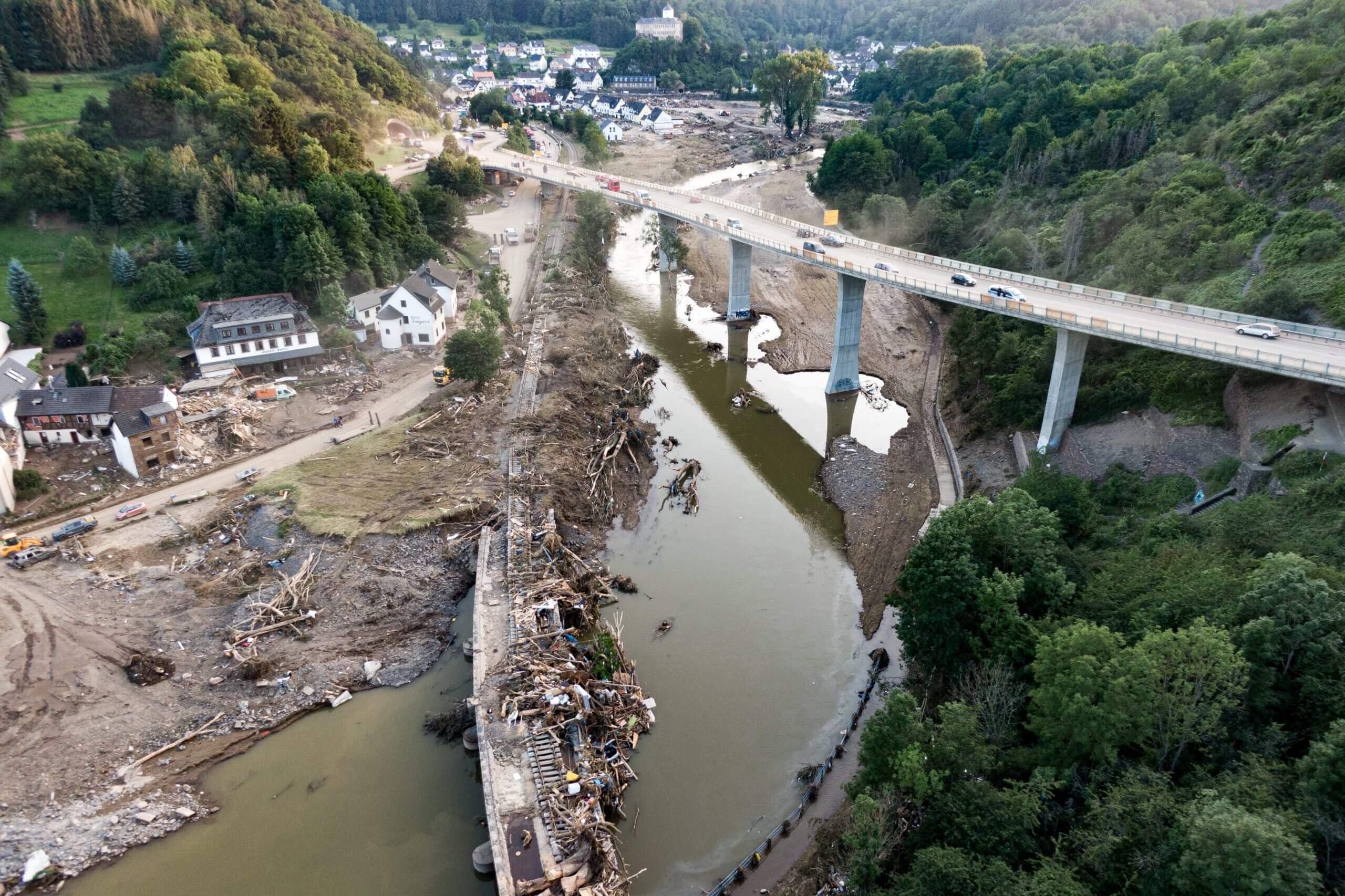 Hochwasser_03-scaled_Low